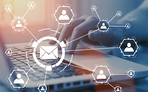 Diagram showing the ability to connect SMS marketing with people.